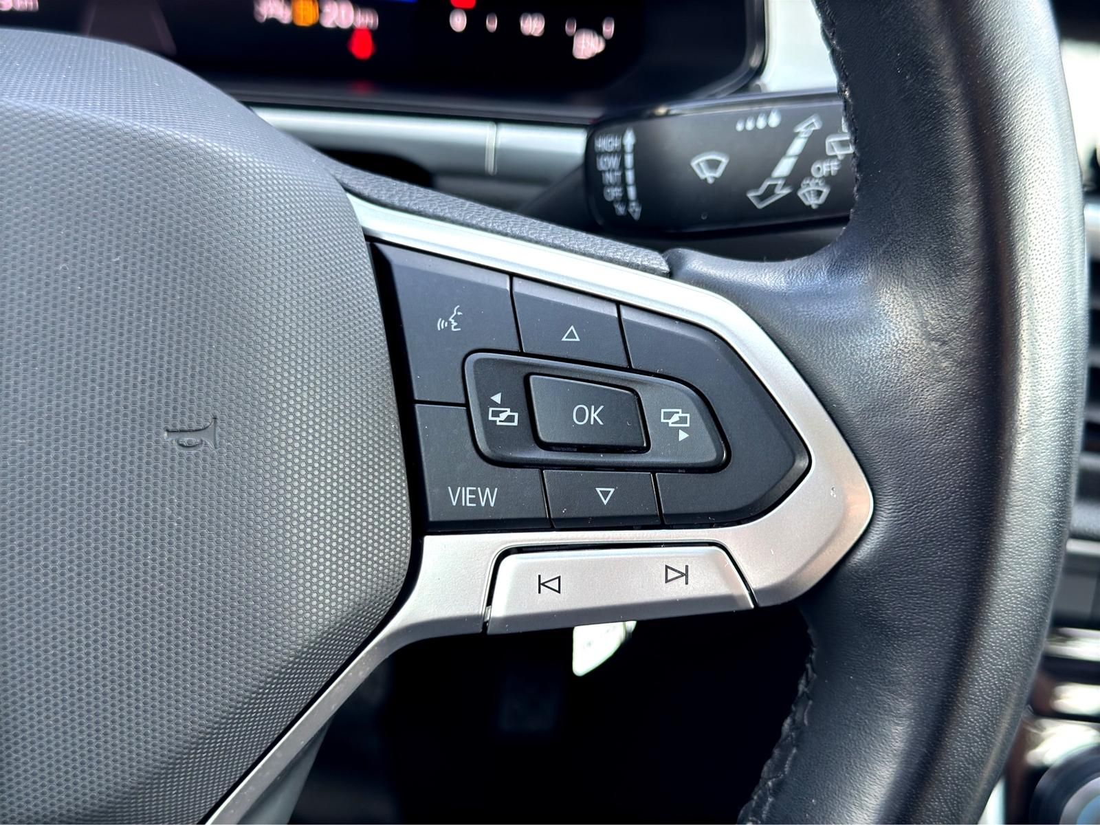 Volkswagen T-Roc Life 2.0 TDI - Samsaru's Car Outlet