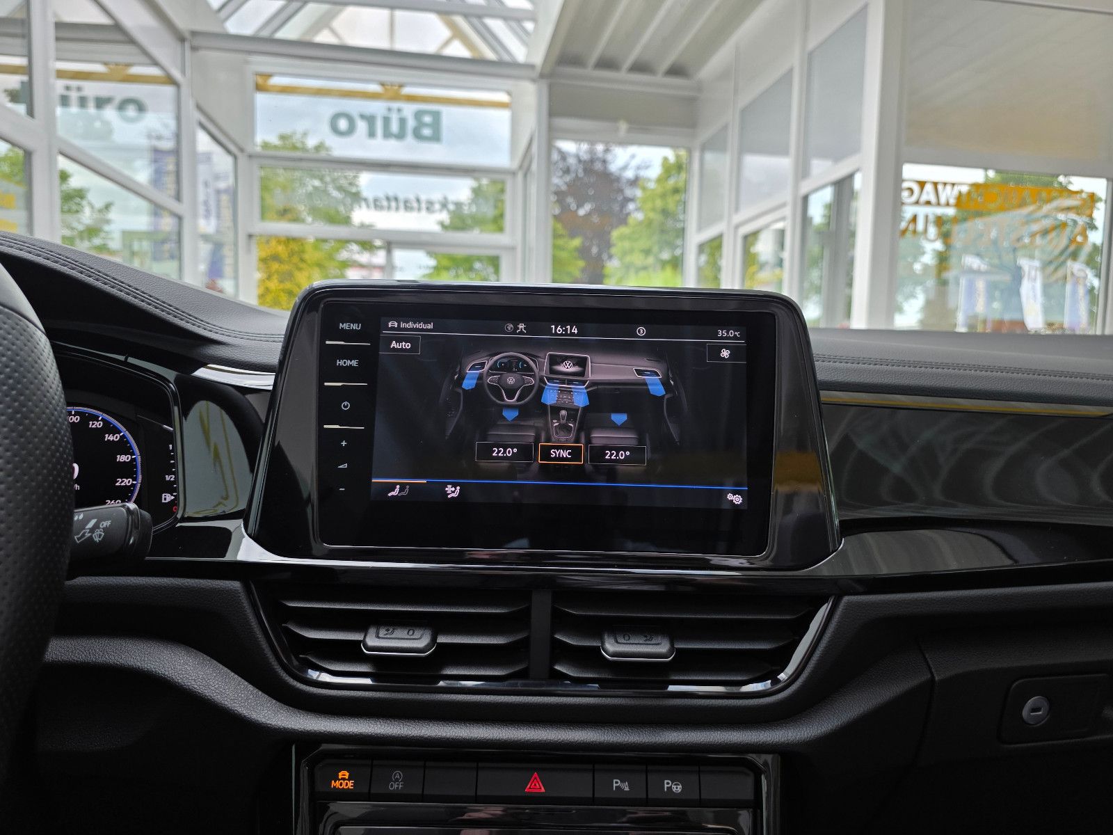Volkswagen T-Roc R-Line Black - Samsaru's Car Outlet