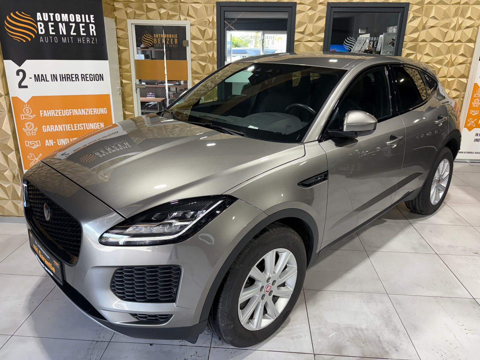 Jaguar E-PACE S/NAVI/KAMERA/APPLE/ACC/SHZ/KLIMA/TOTWINK