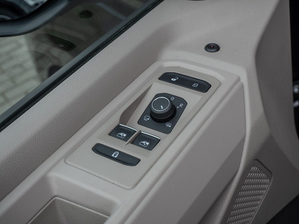 Volkswagen T7 Multivan 2.0TSI DSG - Samsaru's Car Outlet