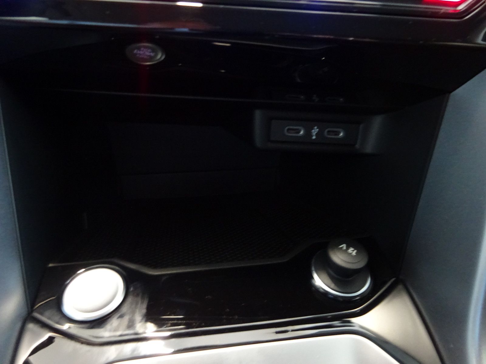 Volkswagen T-Roc 1.5 TSI DSG Life - Samsaru's Car Outlet