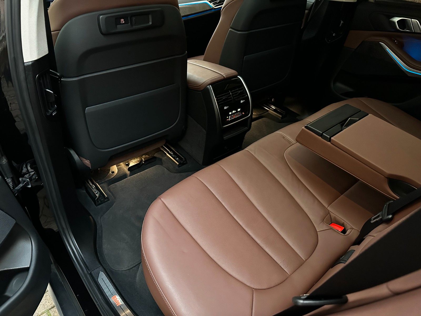 BMW X5 xDr45e PANO*Laser*Sitzkl*Massage*AHK*DA-Prof