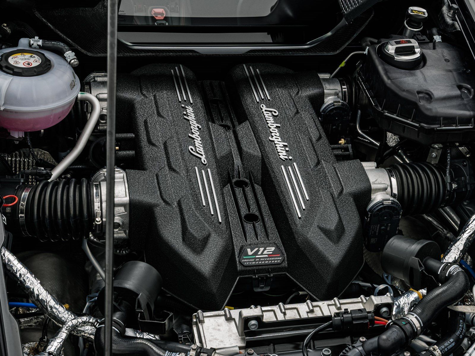 Lamborghini Revuelto