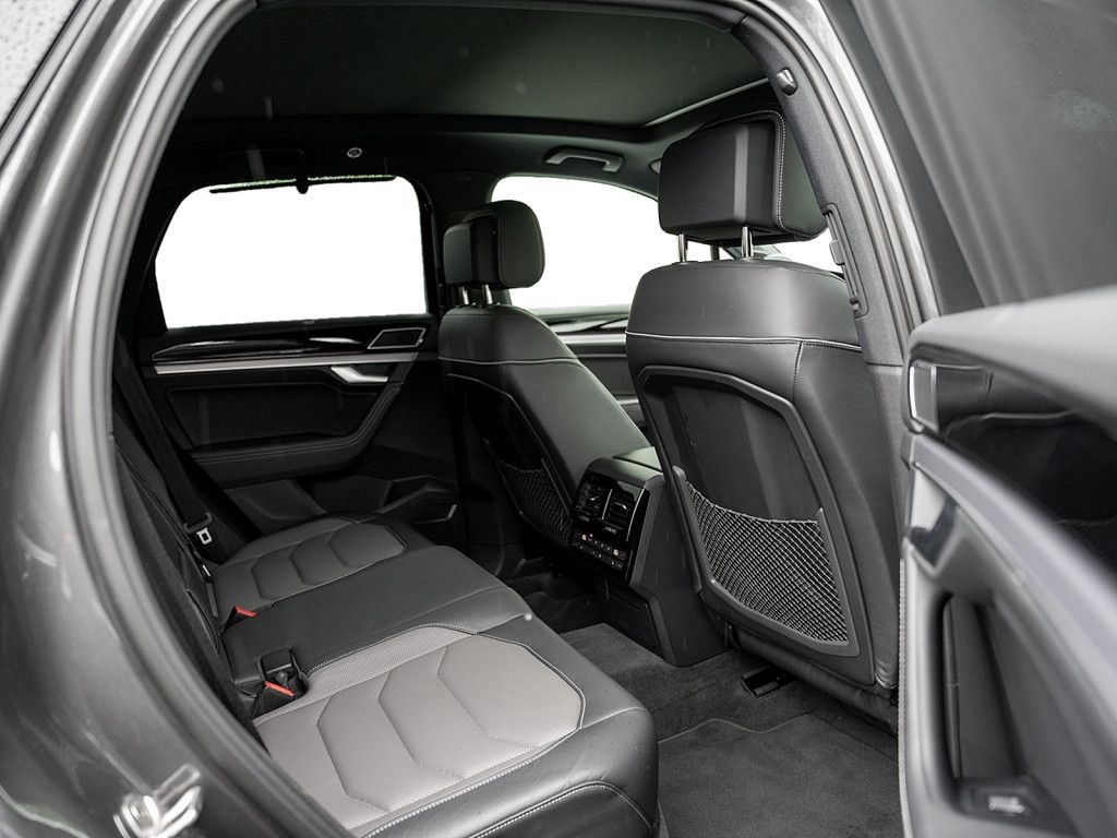 Volkswagen Touareg 3.0 V6 TDI R-Line 4M AHK 360° PANO KAM