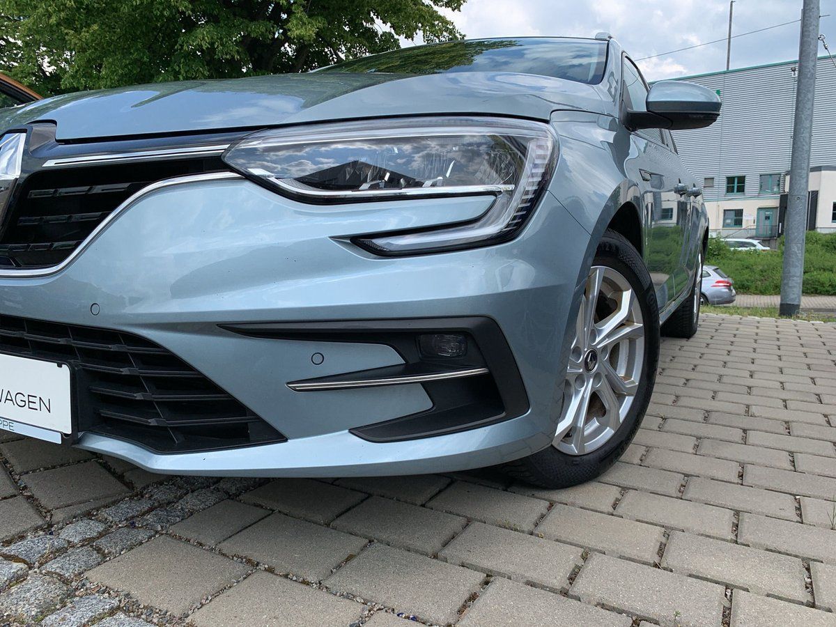 Renault Megane Grandtour ZEN E-TECH Plug-in - Samsaru's Car Outlet