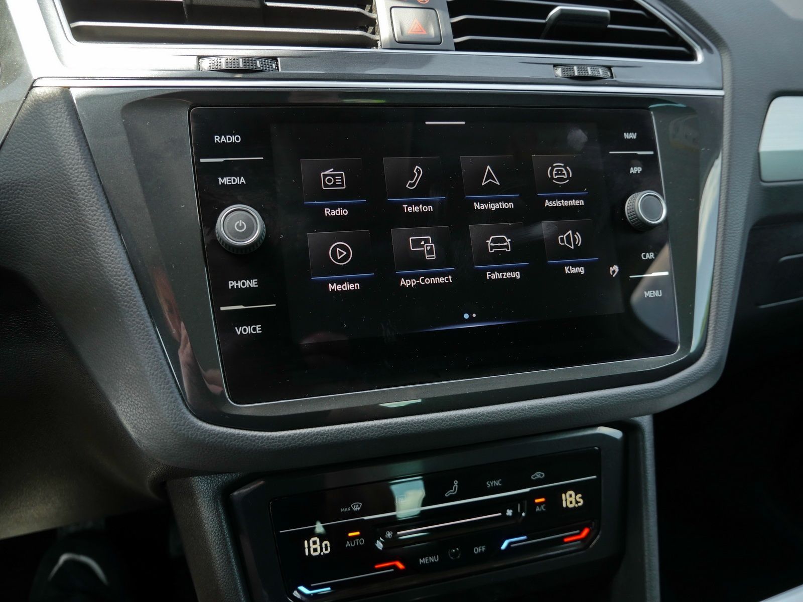 Volkswagen Tiguan 2.0 TDI - Samsaru's Car Outlet
