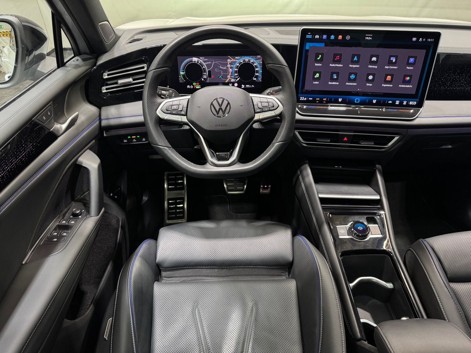 Volkswagen Tiguan R-Line 1.5 TSI eHybrid | MATRIX NAVI PANO