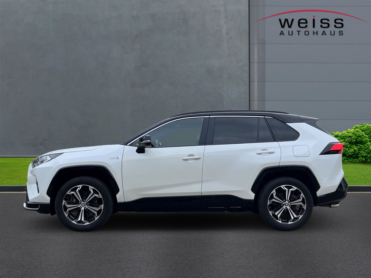 Toyota RAV 4 Plug-in Hybrid 4x4 - Samsaru's Car Outlet