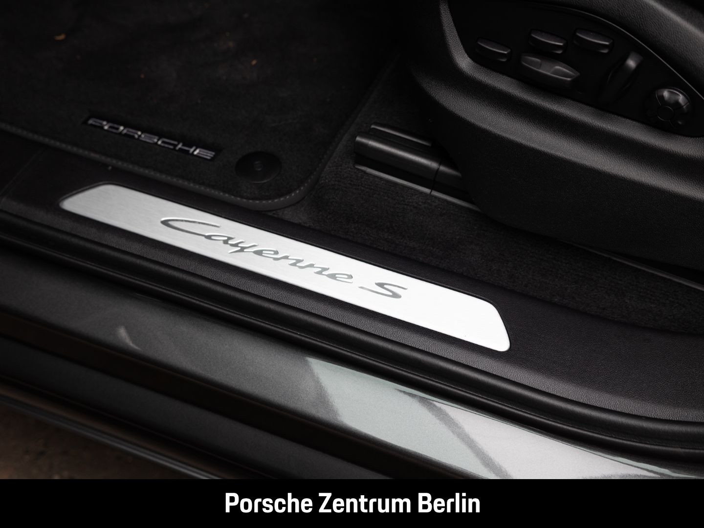 Porsche Cayenne HA-Lenkung InnoDrive Head-Up Sportabgas