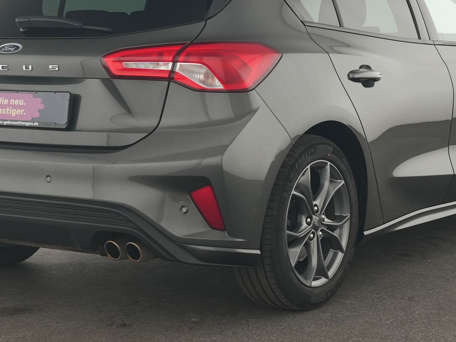 Ford Focus ST-Line - Samsaru's Car Outlet