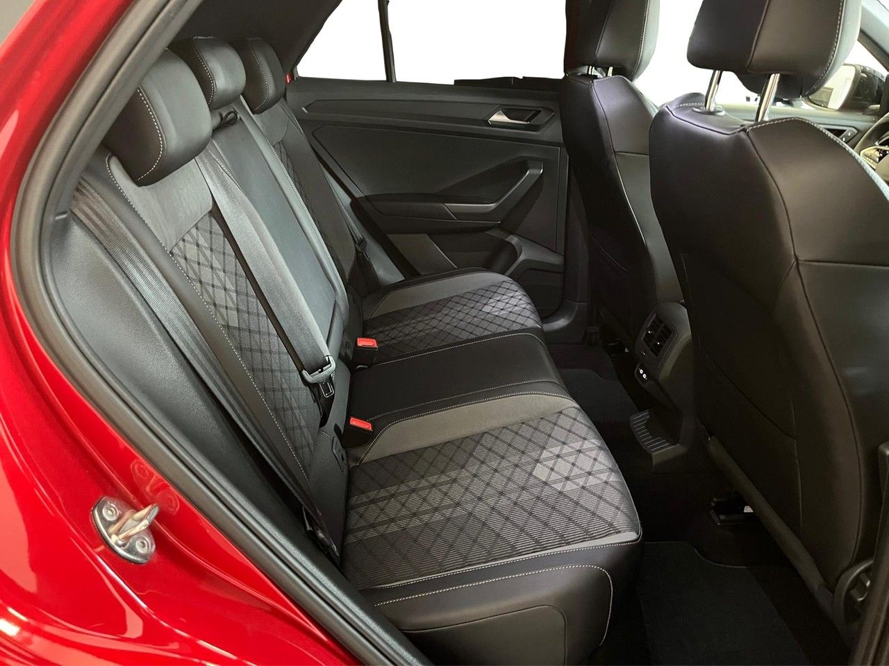 Volkswagen T-Roc 2.0 TSI DSG 4MOTION R Line - Samsaru's Car Outlet