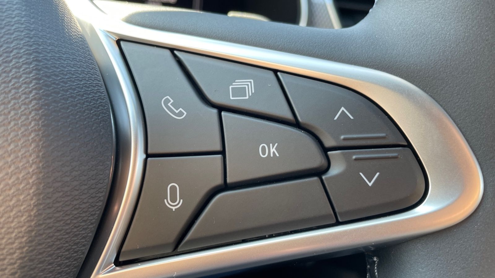 Renault Arkana TECHNO Mild Hybrid - Samsaru's Car Outlet