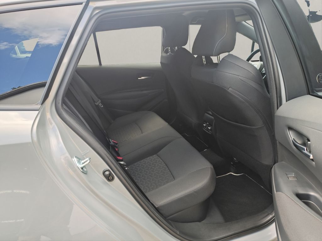Toyota Corolla 1.8 Hybrid - Samsaru's Car Outlet