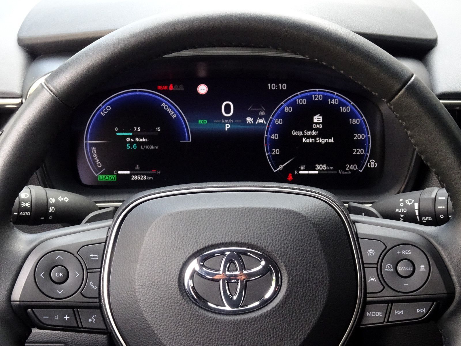 Toyota Corolla Touring Sports 2.0 Hybrid Business - Samsaru's Car Outlet