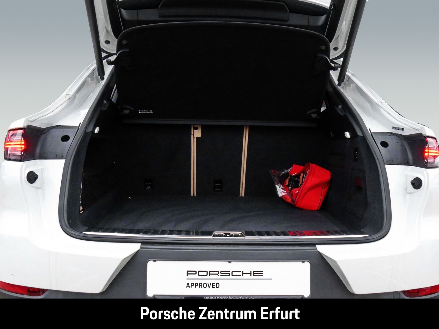 Porsche Cayenne Coupe/Surround View/Bug und Heckblende E