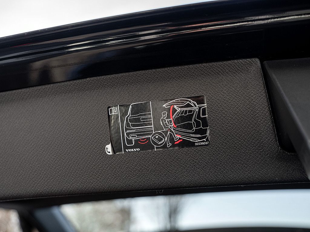 Volvo XC90 B5 AWD Plus Bright Panorama, AHK