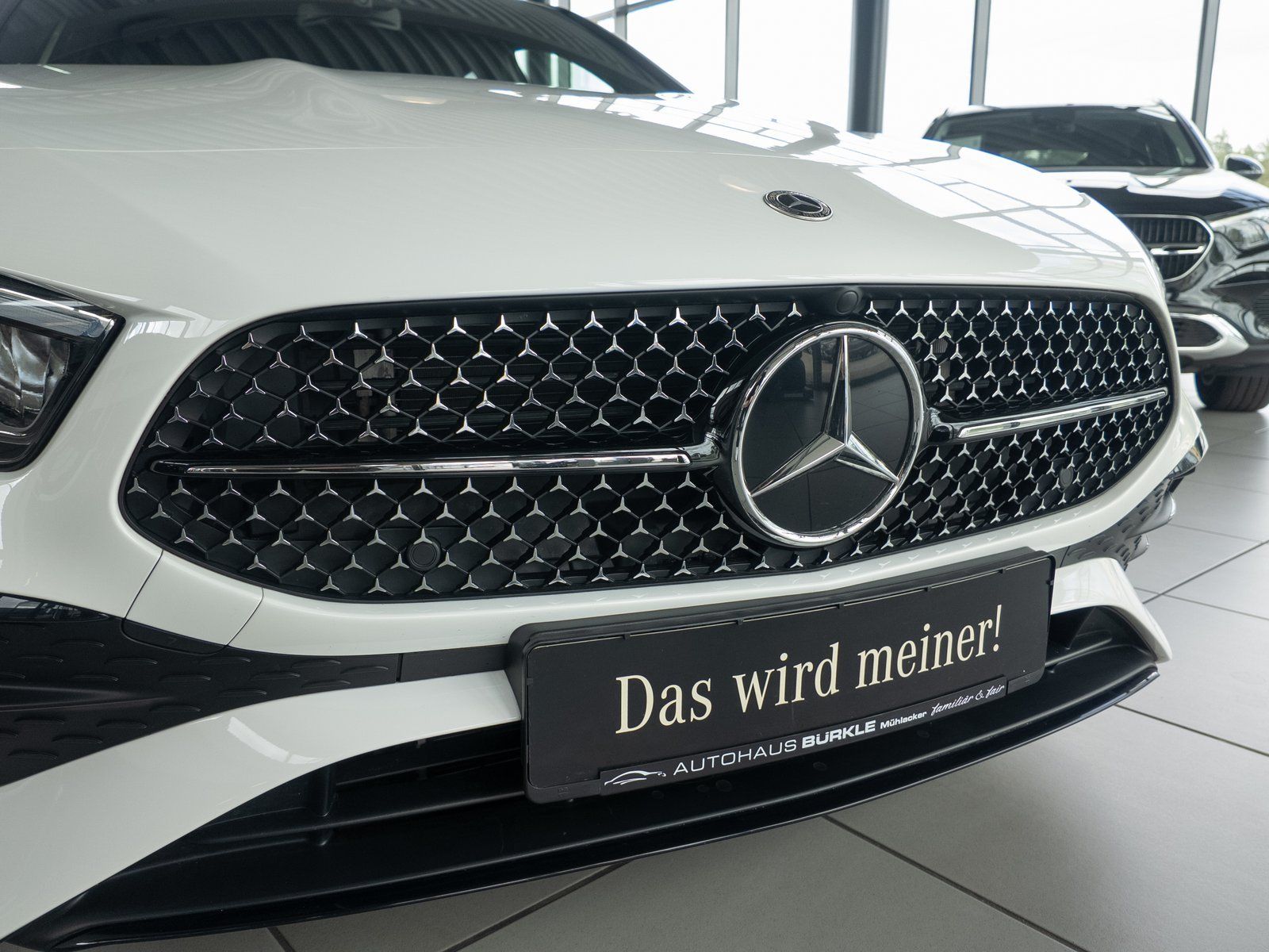 Mercedes-Benz A180 AMG Advanced - Samsaru's Car Outlet