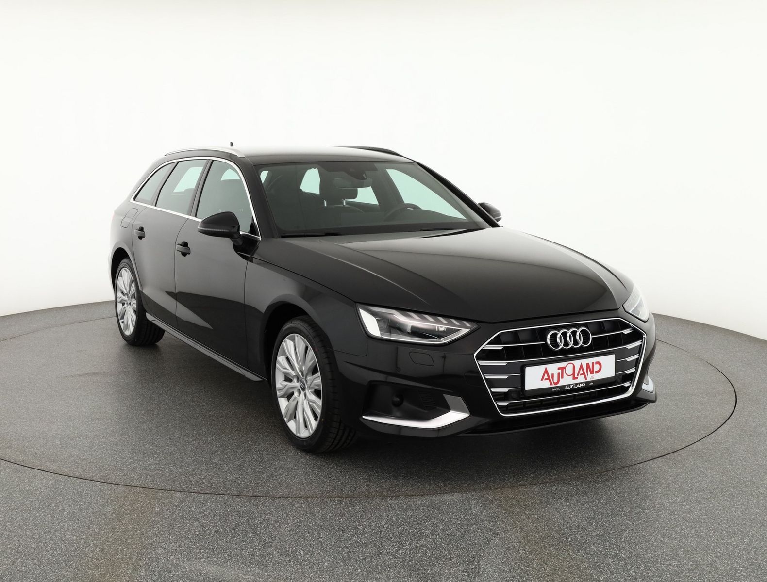 Audi A4 Avant 35 TFSI advanced - Samsaru's Car Outlet
