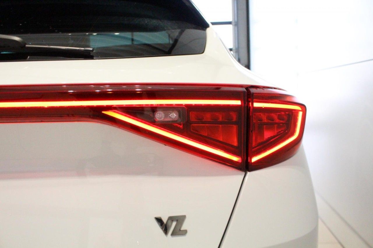 Cupra Formentor VZ 2.0 TSI DSG 4Drive 4JGAR/AHK/PANO/e