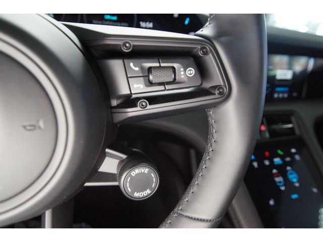 Porsche Taycan Cross Turismo Turbo Approved Service NEU!