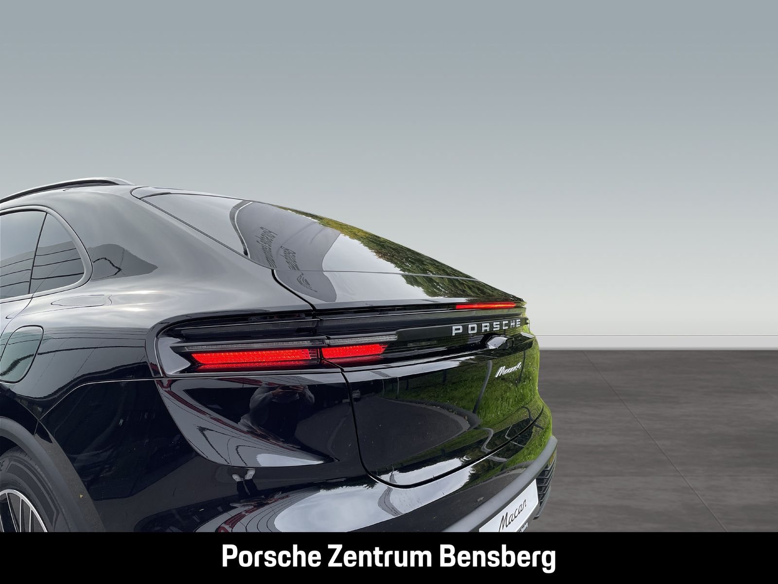 Porsche Macan Electric 4