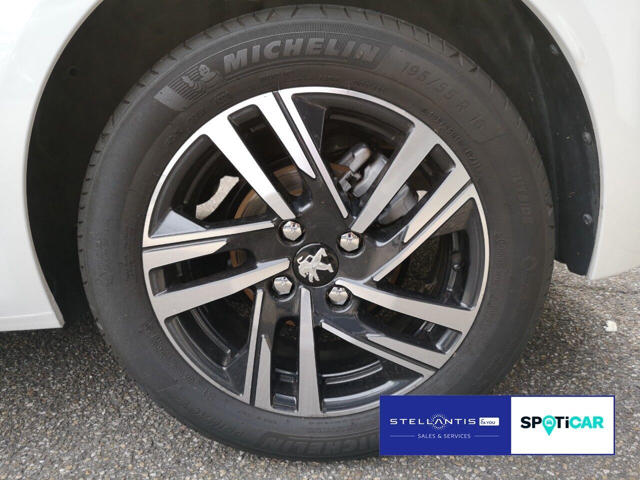 Peugeot 208 Allure 1.2 PureTech - Samsaru's Car Outlet