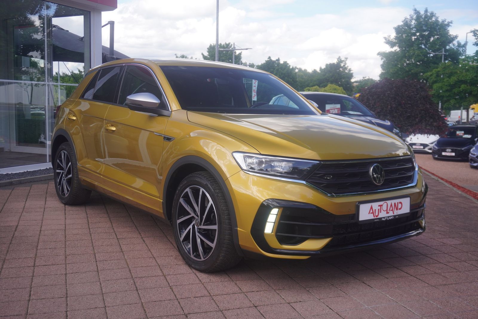 Volkswagen T-Roc 2.0 TSI R 4Motion DSG - Samsaru's Car Outlet