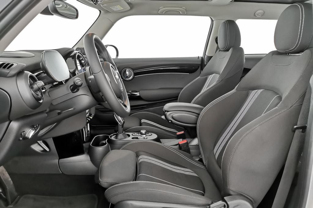 MINI Cooper SE Essential Trim - Samsaru's Car Outlet