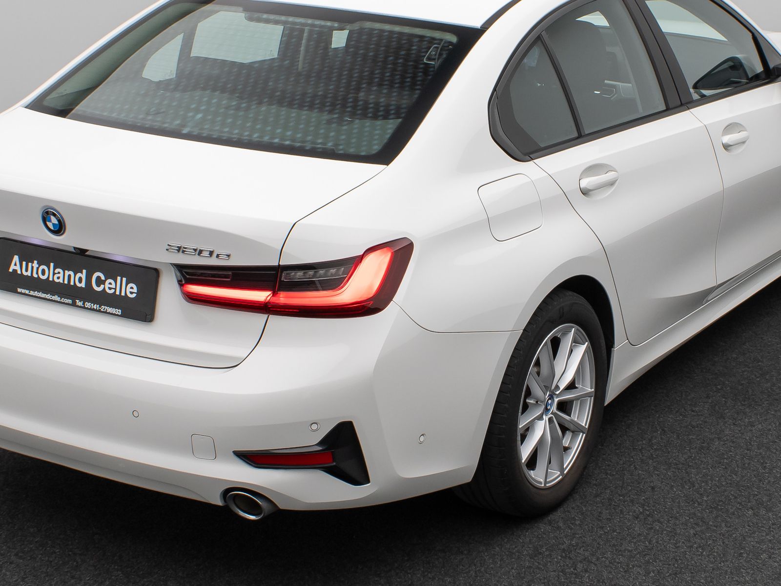 BMW 320e - Samsaru's Car Outlet
