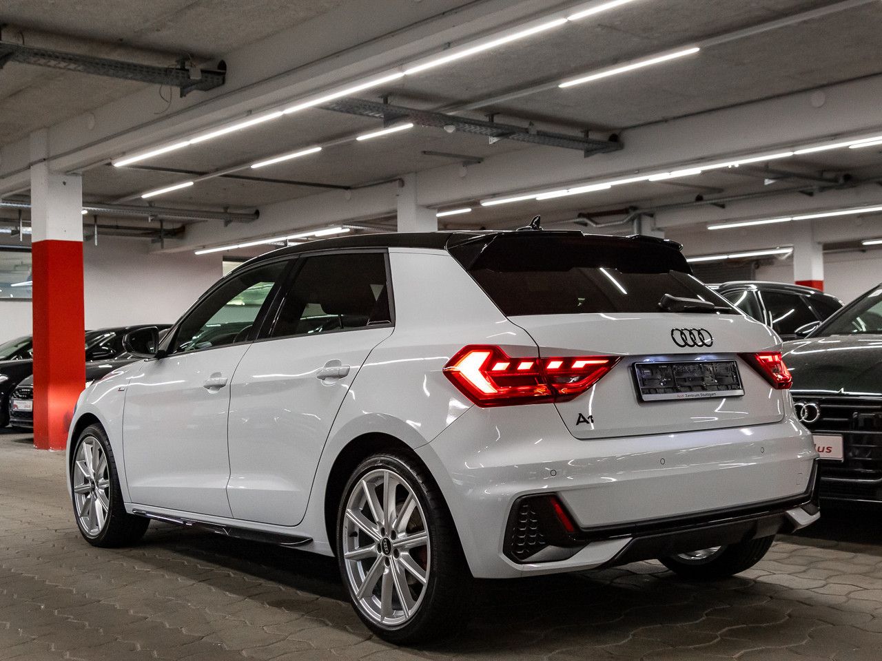 Audi A1 Sportback 35 TFSI S line - Samsaru's Car Outlet