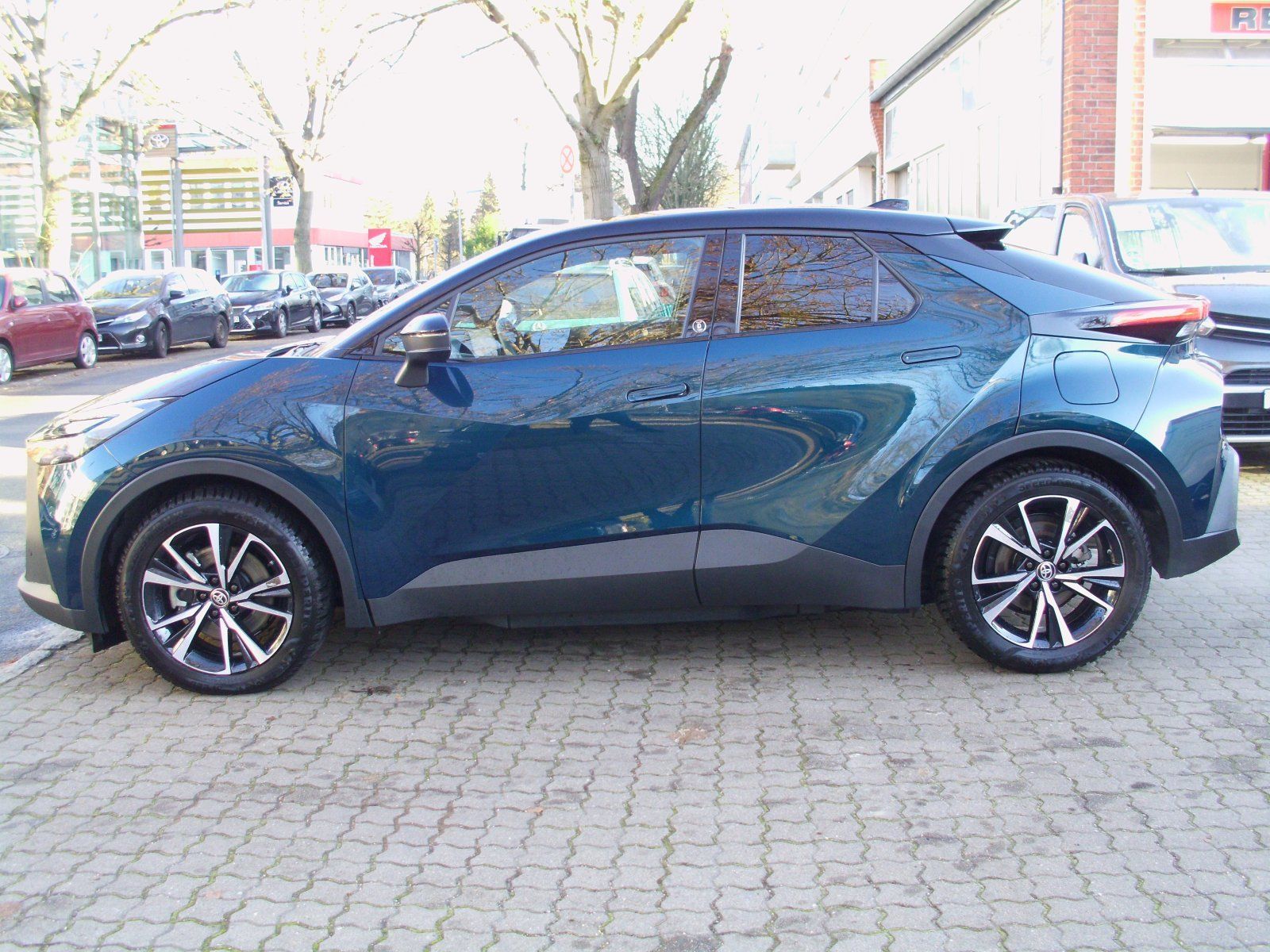 Toyota C-HR  Plug-In Hybrid FWD Team Deutschland