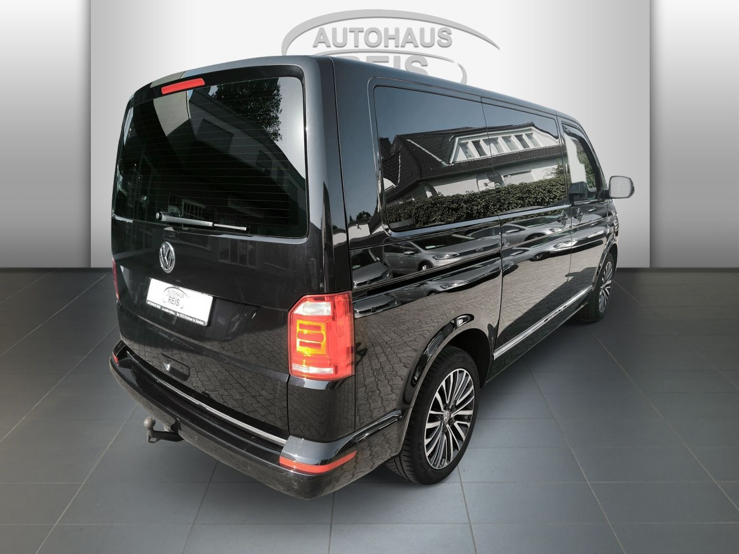 Volkswagen T6 Multivan 4Motion DSG - Samsaru's Car Outlet