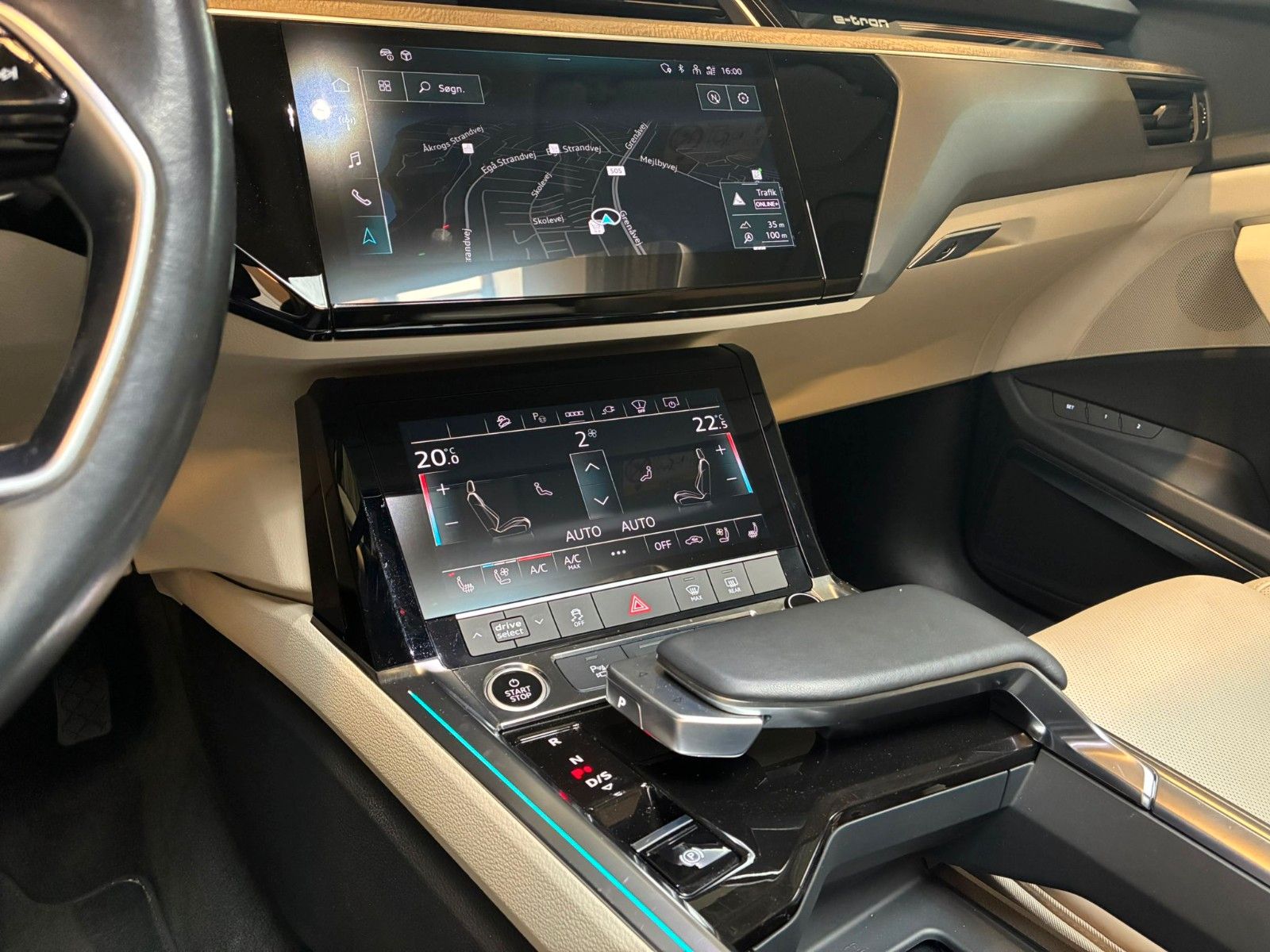 Audi Q8 e-tron 55 quattro S line+ACC+TRAILER+PANO+MEM