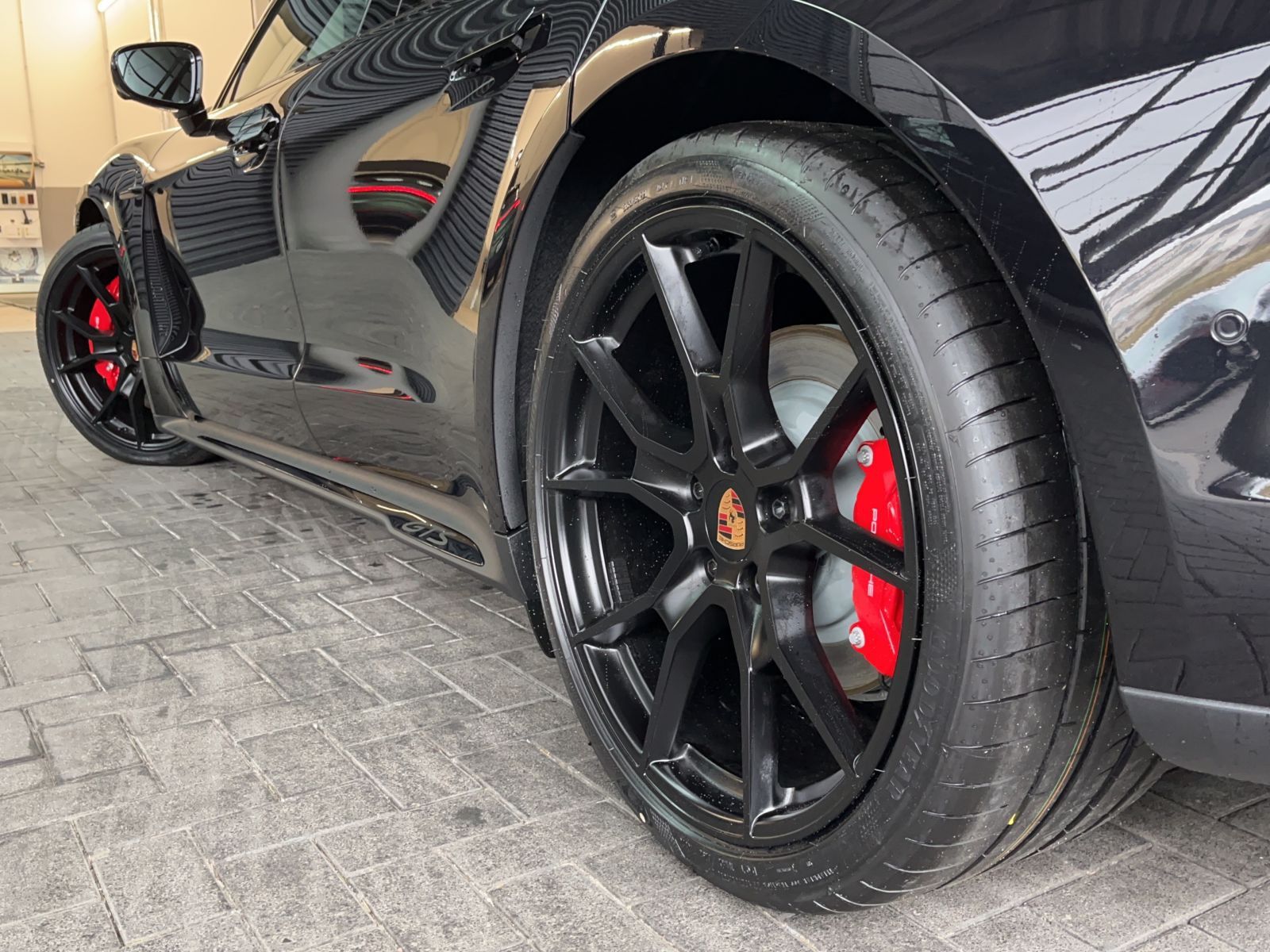 Porsche Taycan GTS - HD Matrix - Pano - Head Up - Chrono