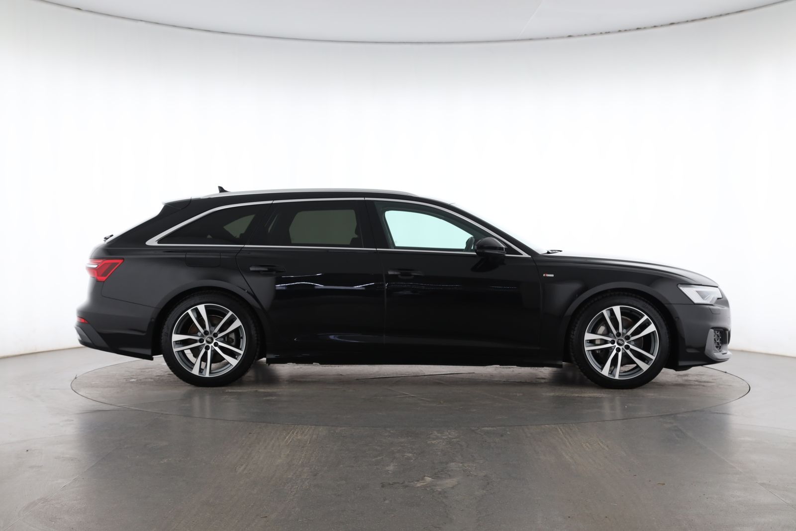 Audi A6 Avant 45 TFSI quattro S tronic S line 8-fach