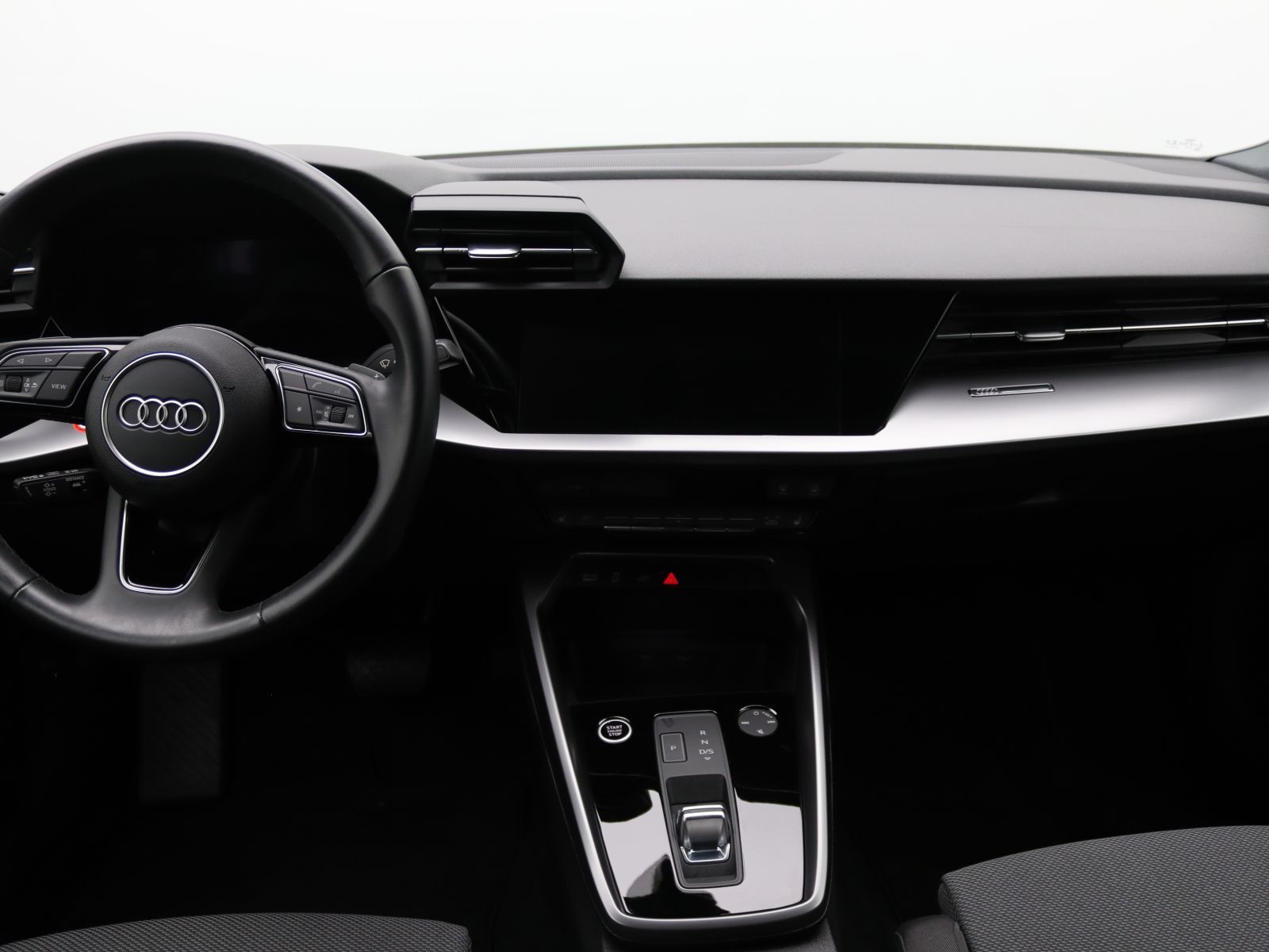 Audi A3 Sportback S-Line 45TFSIe S-tronic / Navi, AHK