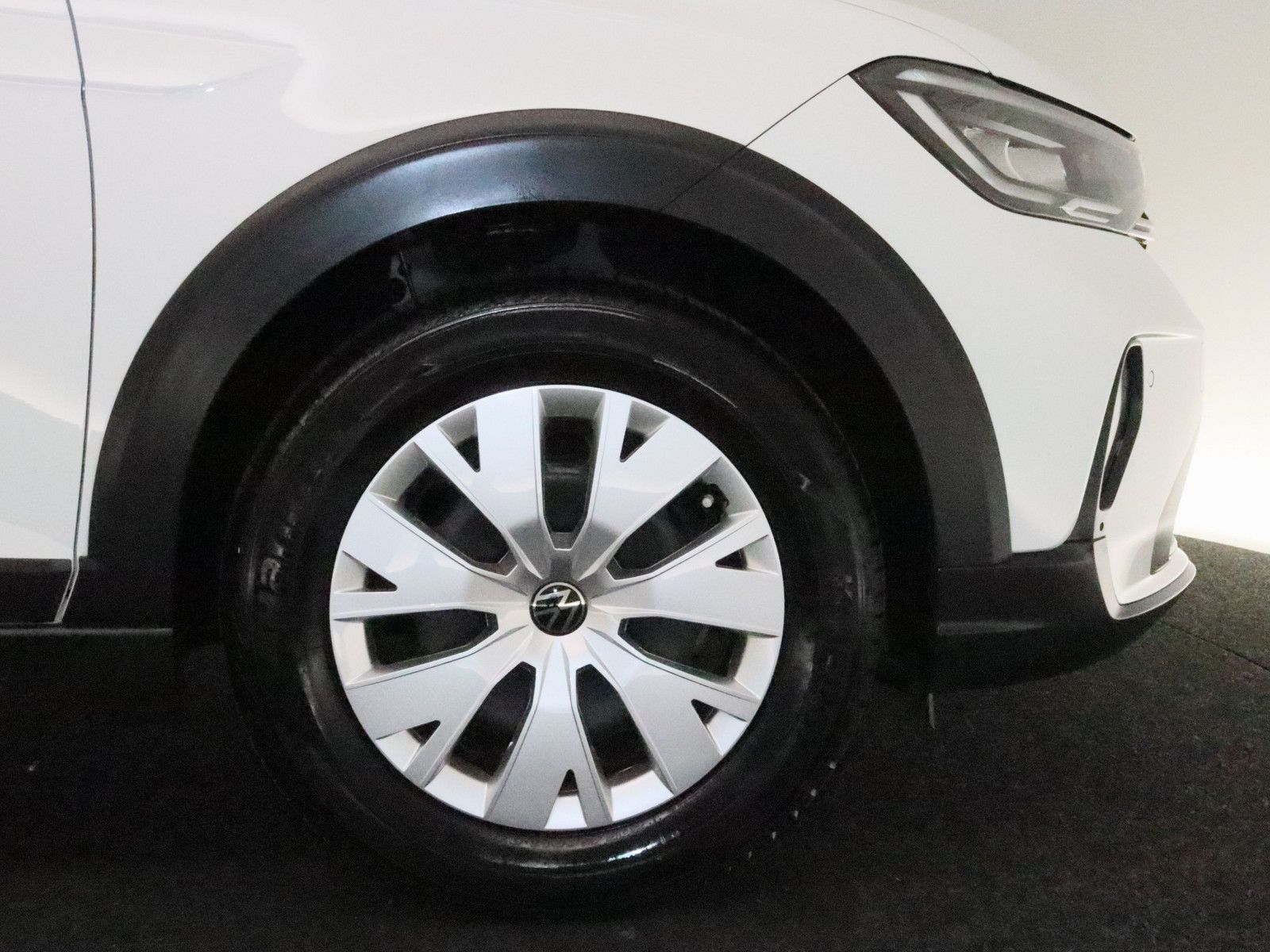 Volkswagen Taigo 1.0 TSI - Samsaru's Car Outlet