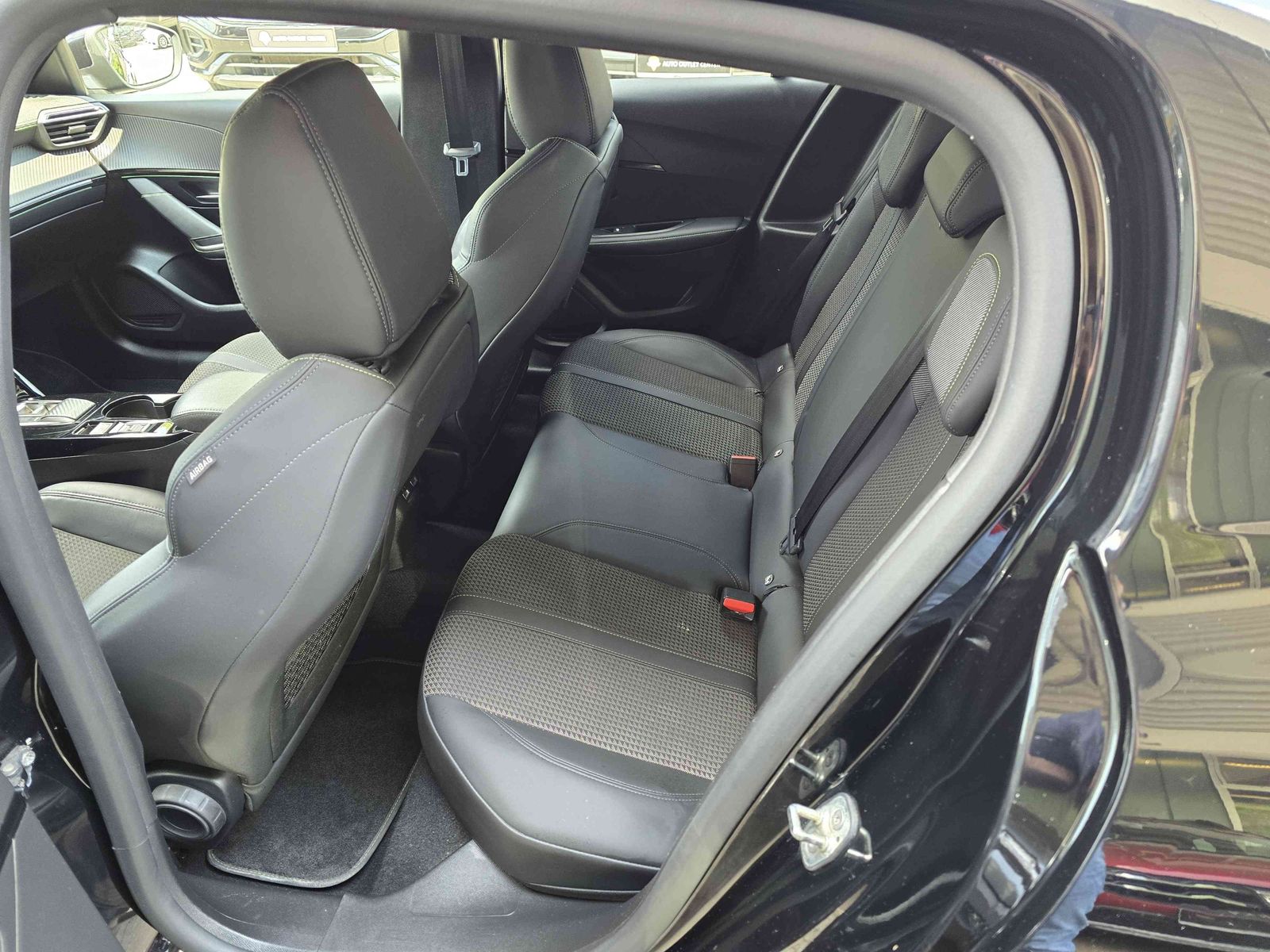 Peugeot 208 GT - Samsaru's Car Outlet