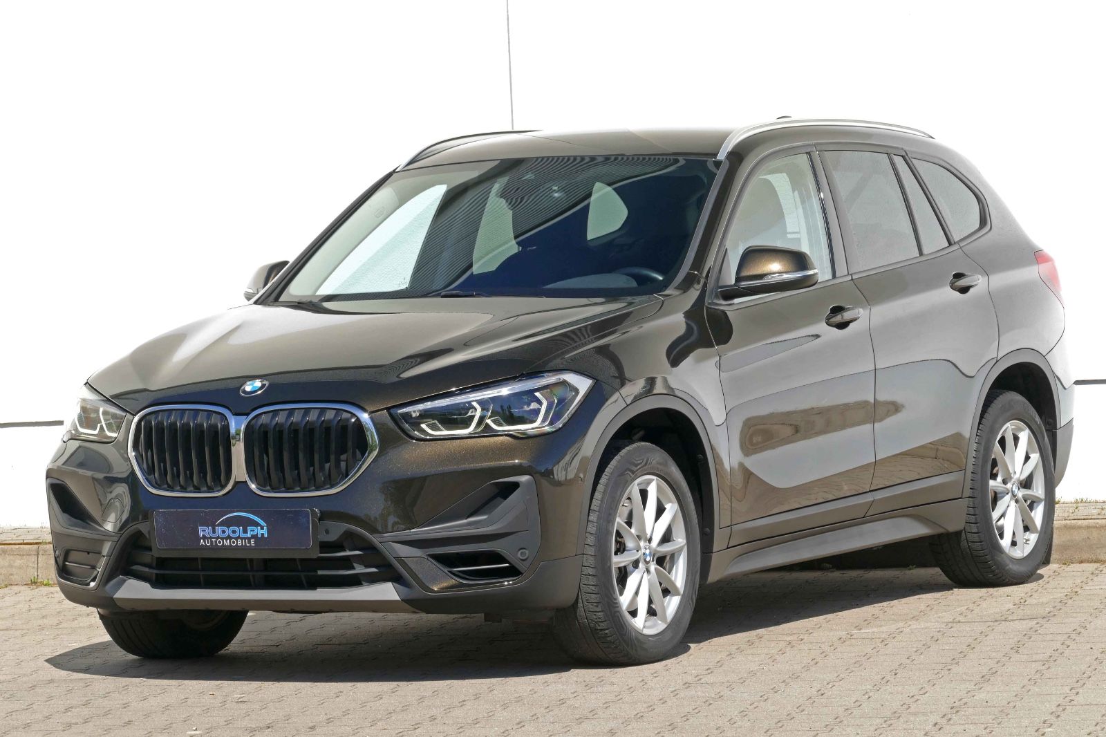 BMW X1 xDrive 20i Advantage - Samsaru's Car Outlet