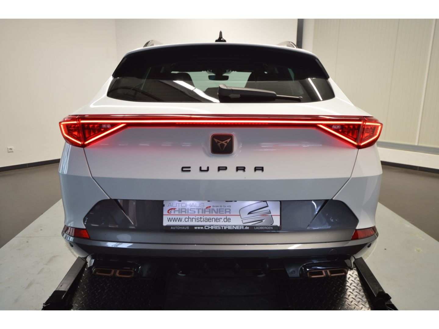 Cupra Formentor VZ e-HYBRID - Samsaru's Car Outlet