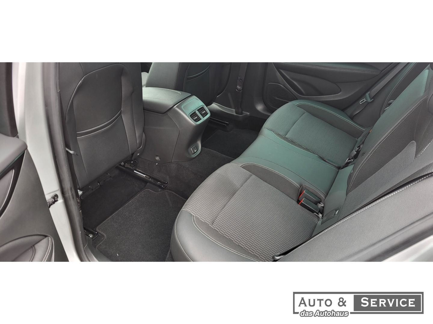 Opel Insignia B Sports T. - Samsaru's Car Outlet