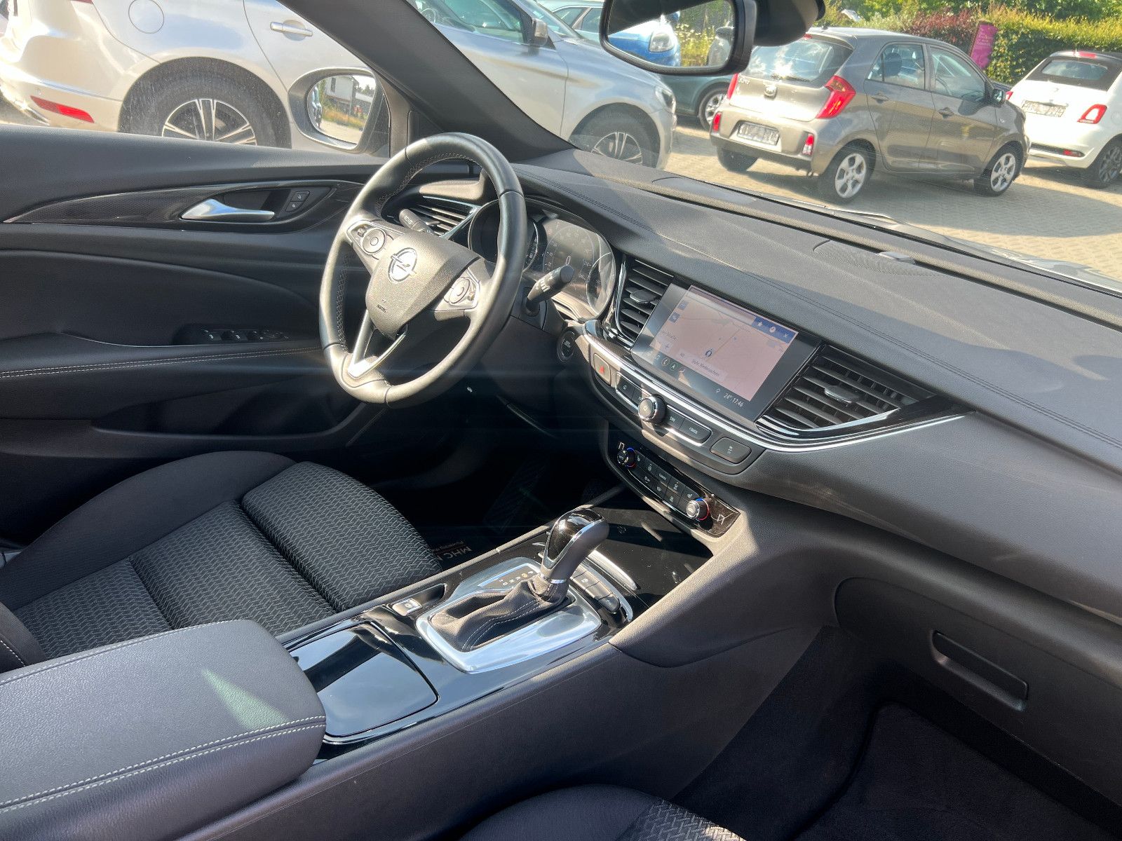 Opel Insignia B Sports Tourer Aut. - Samsaru's Car Outlet