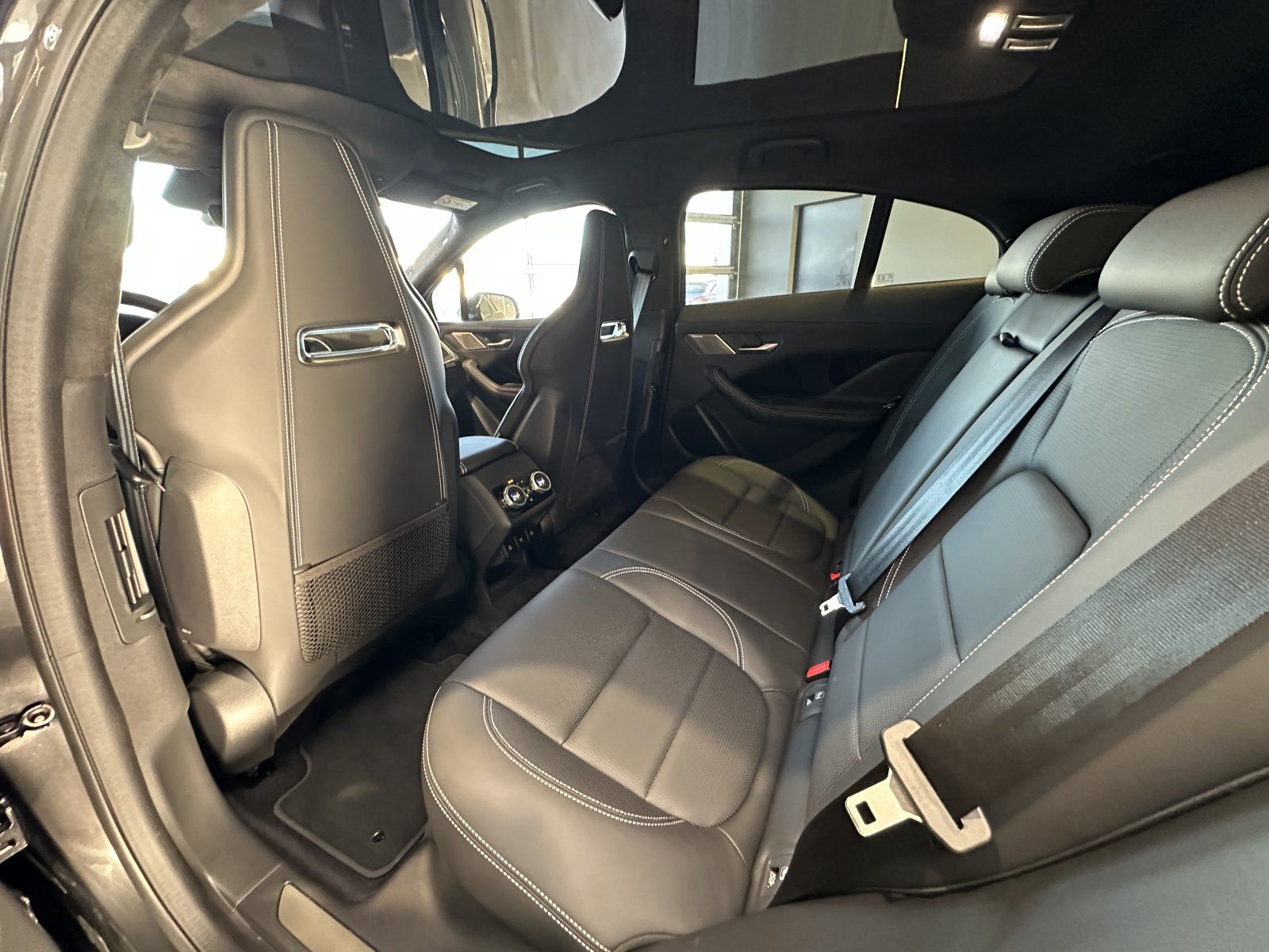 Jaguar I-PACE EV400 R-Dynamic HSE