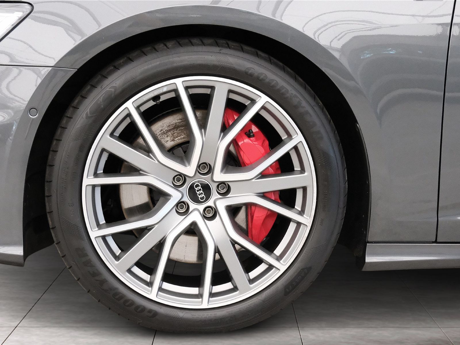 Audi A6 Avant 55 TFSIe Hybrid - Samsaru's Car Outlet