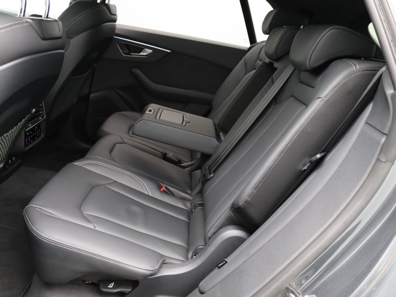 Audi Q8 S-Line 55 TFSI quattro / Pano, Laser, Standh