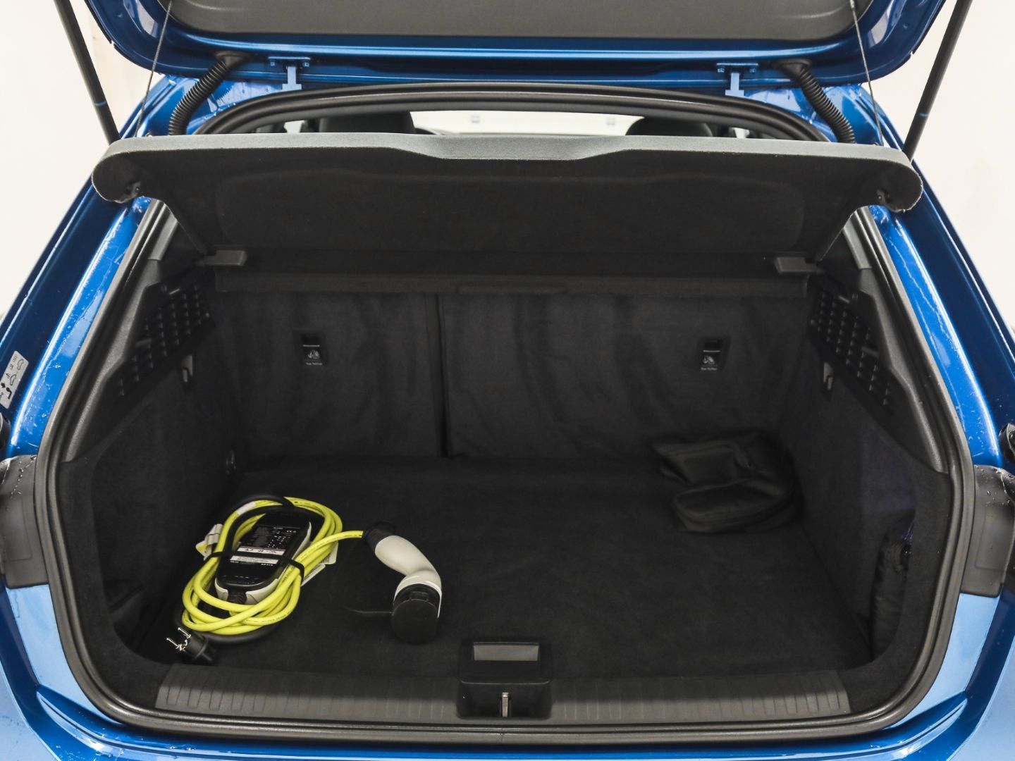 Audi A3 Sportback 40 TFSI e Advanced AHK Navi