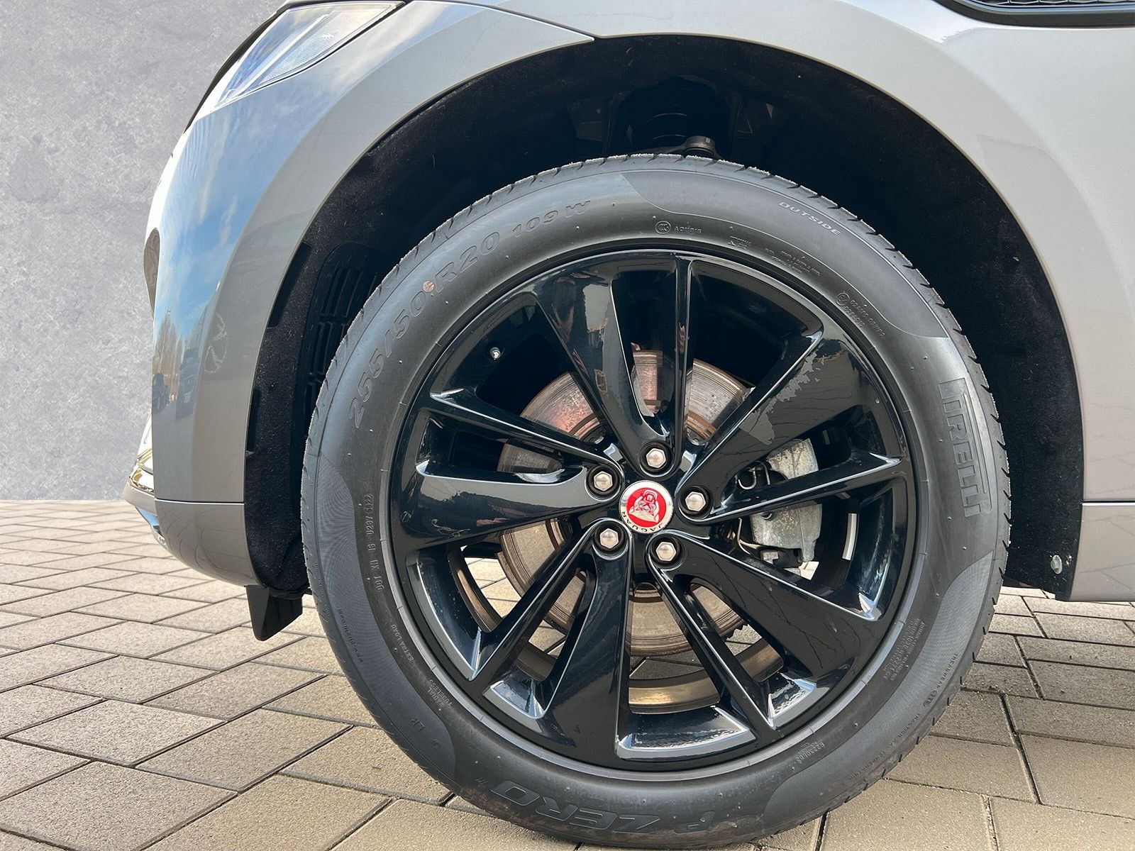 Jaguar F-Pace P250 R-DYNAMIC SE AWD ACC LED 20"