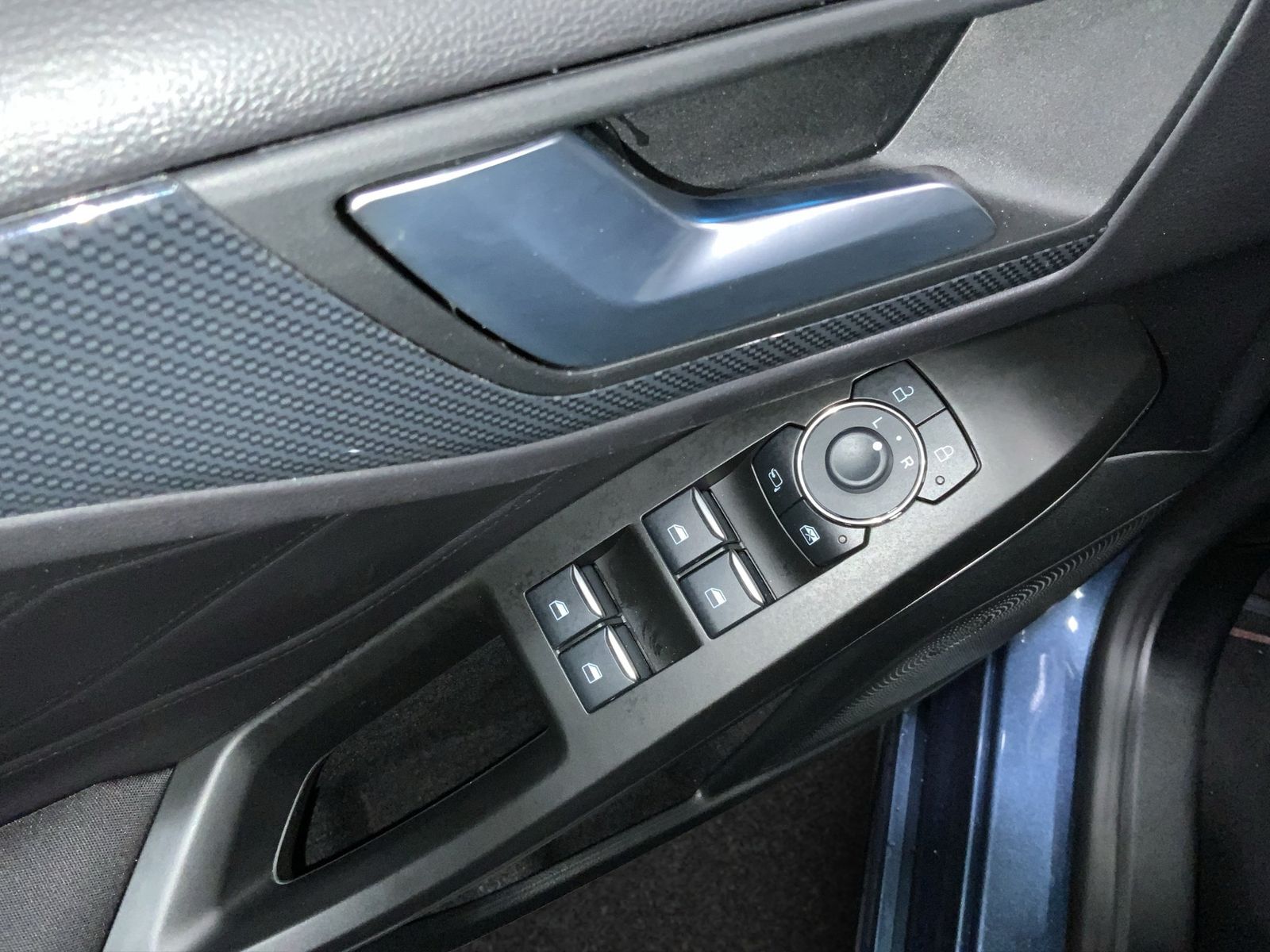 Ford Focus ST-Line X Turnier Aut.*AHK*ACC*HUD*KAM*NAV