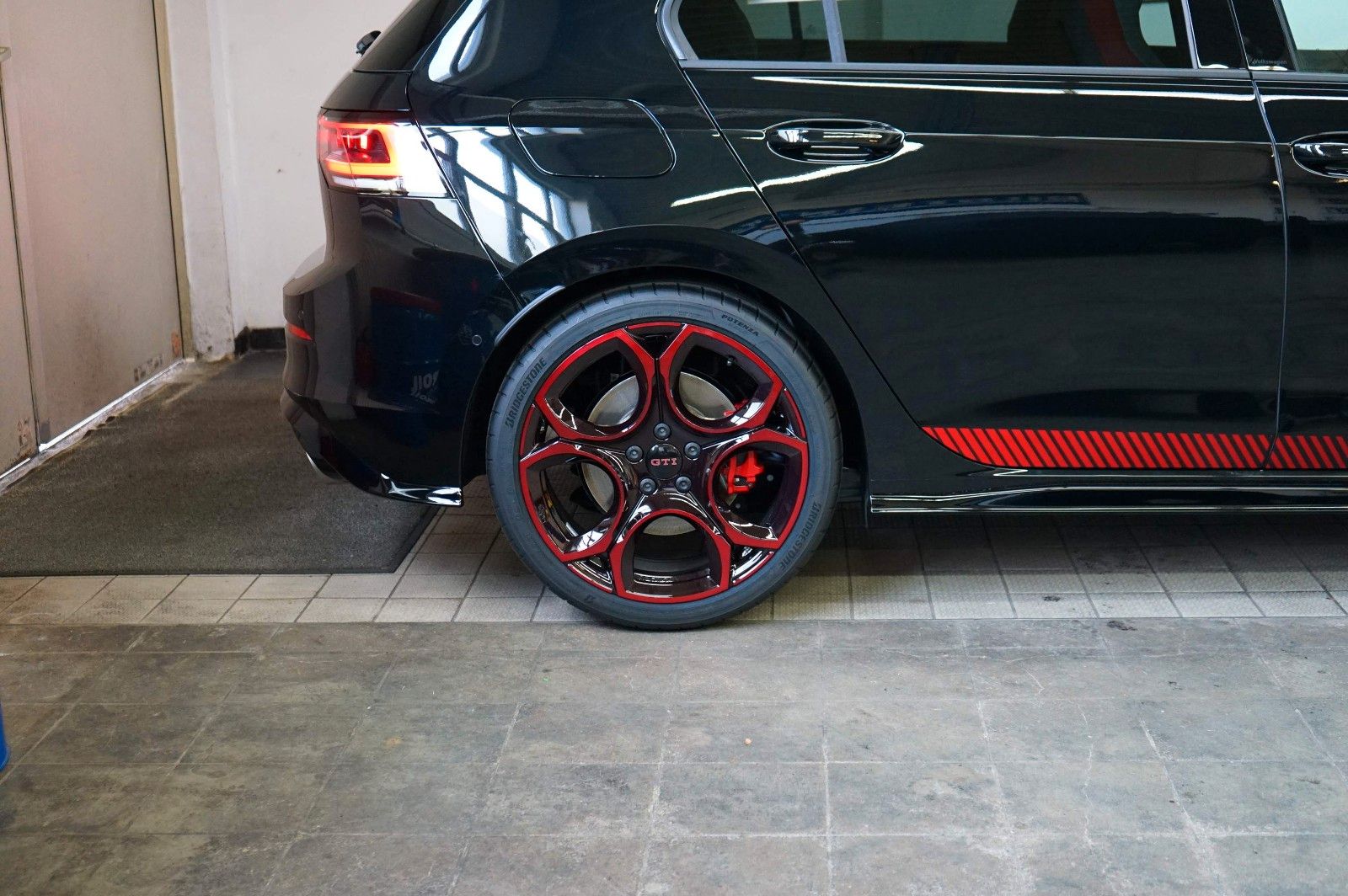 Volkswagen Golf VIII 8 Lim. 2.0 TSI 239 kW GTI Edition 50
