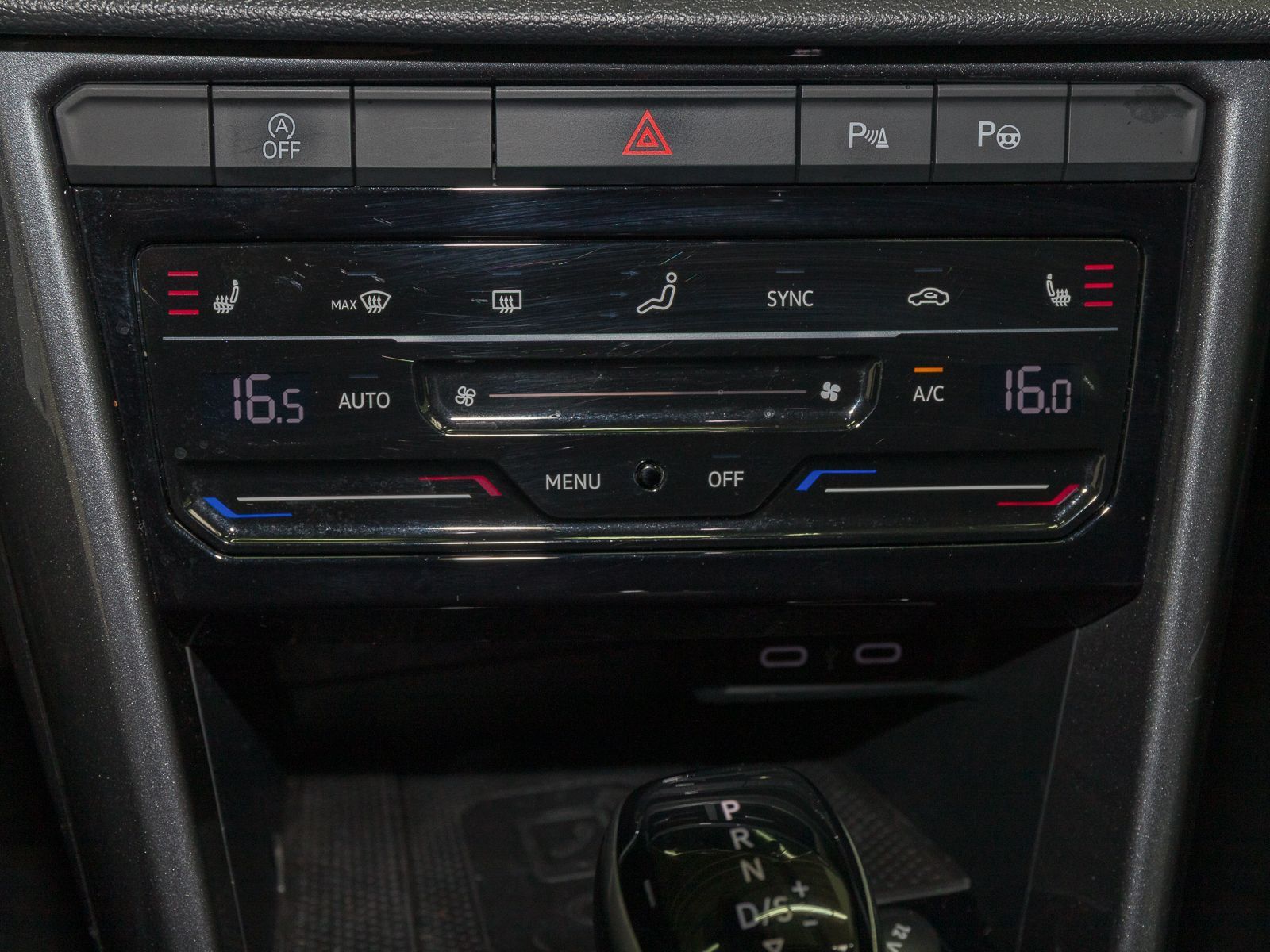 Volkswagen T-Roc 1.5 TSI DSG STYLE - Samsaru's Car Outlet